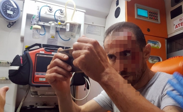 Bursa'da Döner Kavşakta 3 Otomobilin Karıştığı Trafik Kazasında 1'i Çocuk