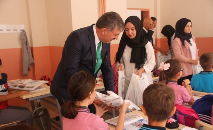  Kepsut Belediyesinden Kırtasiye Yardımı