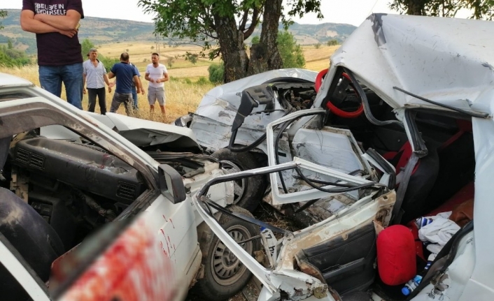 Balıkesir’in Kepsut ilçesinde iki aracın çarpışması sonucunda meydana gelen kazada