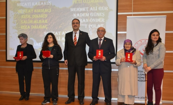  Kıbrıs Barış HarekÂtına Katılan Gaziler İçin MillÎ Mücadele Madalyası