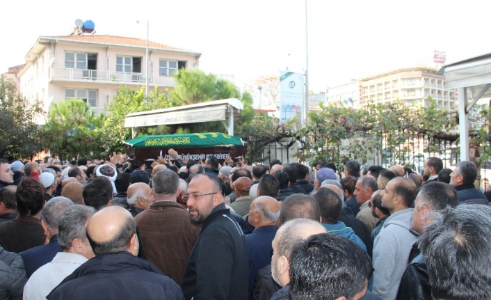  Çorakkapi Camii'nde Kılınan Namazın Ardından Cenaze Gökdere Mezarlığı'nda Toprağa