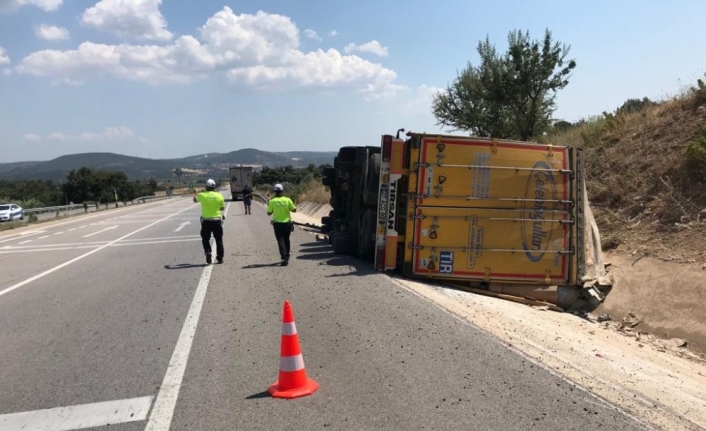  İzmir Karayolunda Meydana Gelen Trafik Kazasında 1 Kişi Yaralandı.