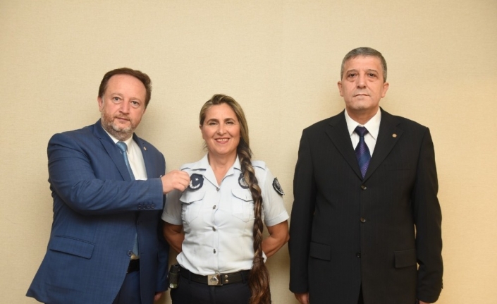  Karesi Belediyesinin En Deneyimli Zabıtası Zeynep Küçükçakır Komiser Oldu