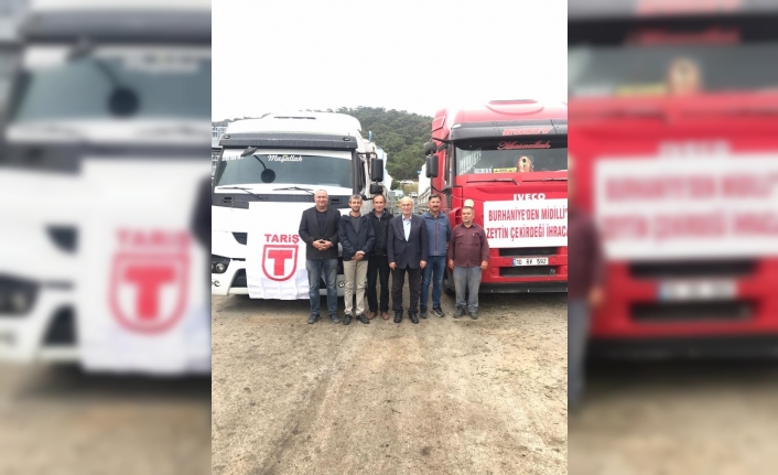 İhracat Törenine Katılanlar Ve Kamyonlar