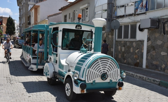 Gemlik Belediyesi, Nostaljik Gezi Trenini Kumla’da Sefere Koydu.