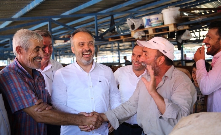  Bursa Büyükşehir Belediye Başkanı Alinur Aktaş, Yaklaşırken İsabey Kurban