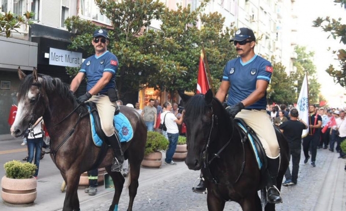 Karesi’de Bu Yıl 60.sı Düzenlenen Kurtdereli Güreşleri’nin Kortej Yürüyüşü Renkli
