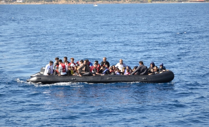 Kuzey Ege’de Çanakkale’nin Ayvacık İlçesi Açıklarında Sahil Güvenlik Komutanlağının Yaptığı