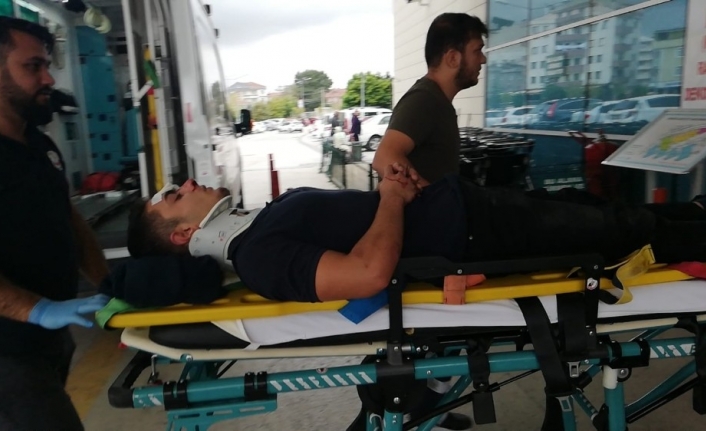 Bursa İnegöl Alanyurt Yolu Üzerinde Meydana Gelen Kazada Otomobilin Çarptiği