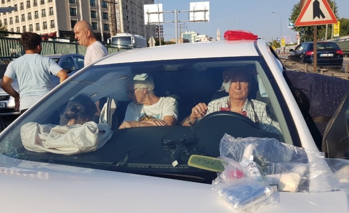  Bursa’da Araç Takip Mesafesinin Ayarlayamayan Yaşlı Sürücü Önündeki Lüks