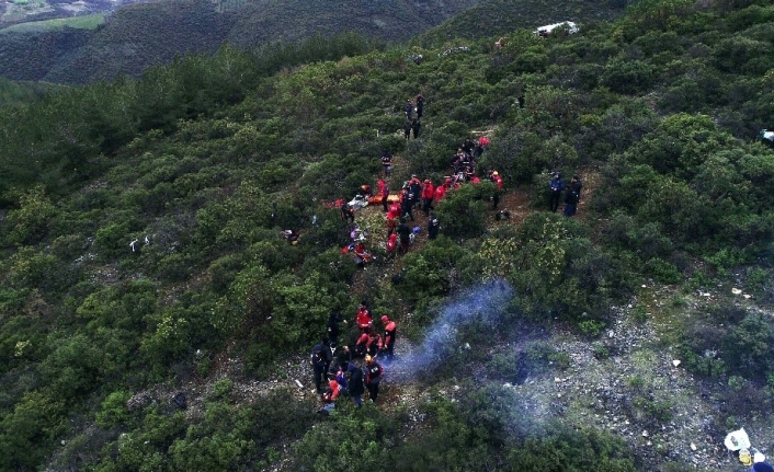 Bursa’nın İznik ilçesinde define kazarken mağarada jeneratörün dumanından etkilenerek mahsur