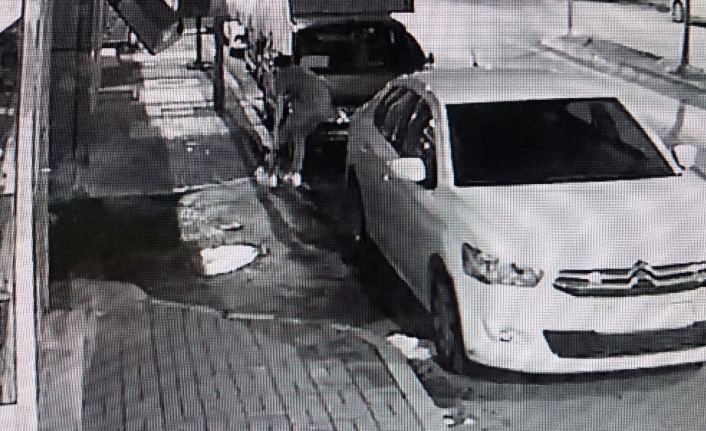 Bursa'da Uyuşturucu Ticareti Yaptığı İddia Edilen Şahis İle Mahalleli Arasında