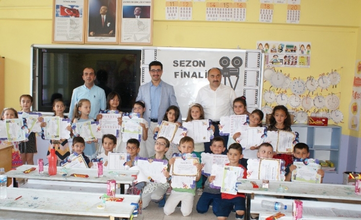  Manyas İlçesinde 2018-2019 Eğitim-öğretim Yılı Bugün Verilen Karneler İle