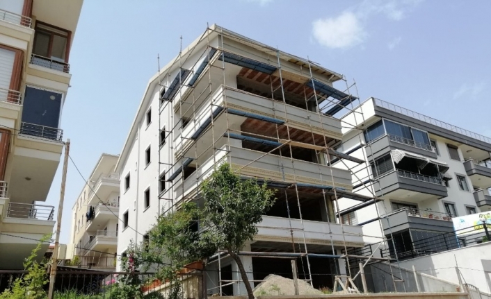 Balıkesir’in Erdek ilçesinde inşaatı devam eden binada meydana gelen olayda,