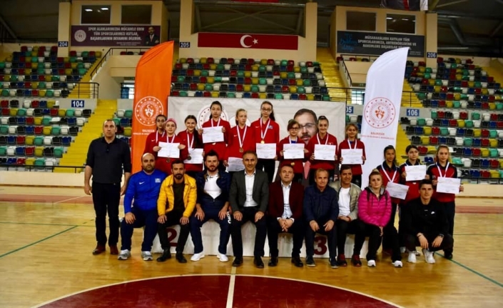 Anadolu Yıldızlar Ligi Masa Tenisi yarı final müsabakaları Balıkesir Şehit