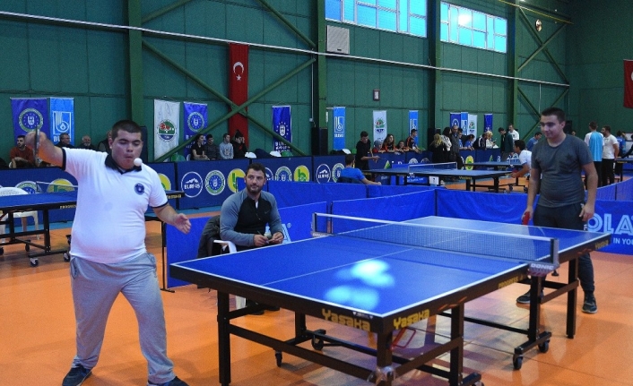  Bursa Büyükşehir Belediyesi Tarafından Düzenlenen Ve 17 Okuldan 80