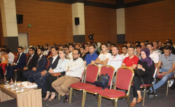  Medeniyet Derneği Balıkesir Şubesi “yeni Türkiye Paneli” Düzenlendi. Moderatörlüğünü