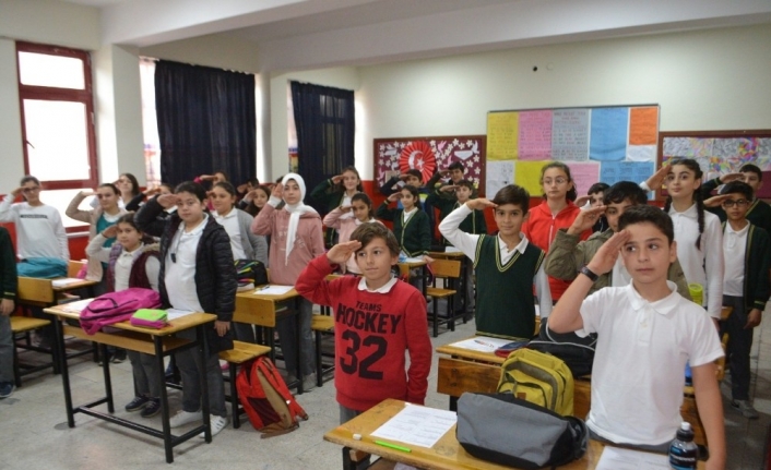  Bursa İnegöl Kocatepe Orta Okulundaki Öğrenciler, Barış Pınarı Harekatı'na