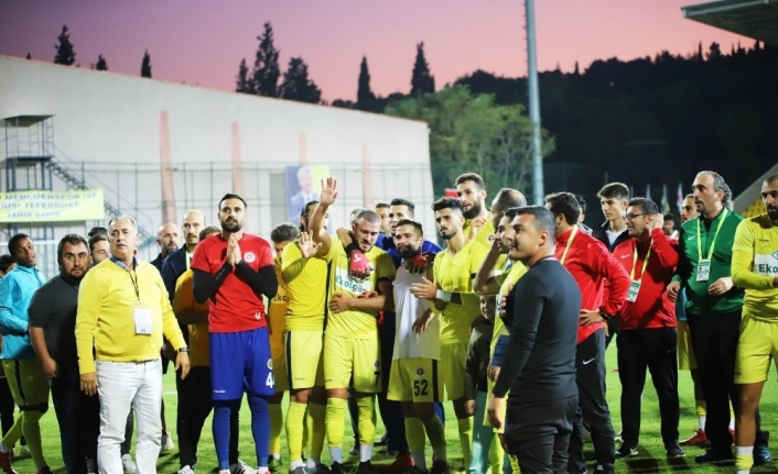  Maçtan 1 Gün Önce Annesini Kaybeden Menemensporlu Mustafa Çeçenoğlu