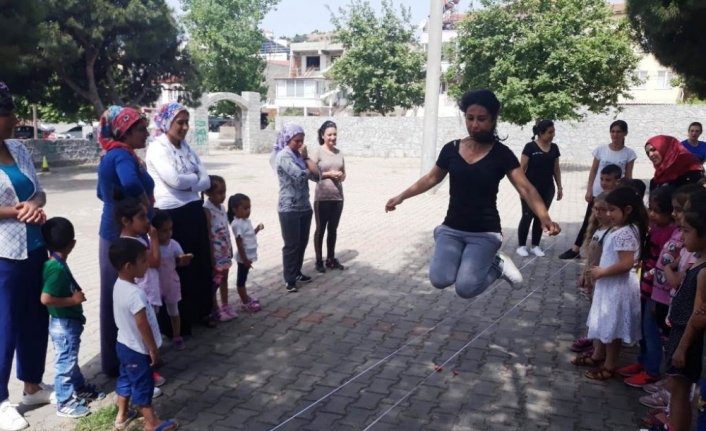 Balıkesir’in Ayvalık ilçesinde Aliçetinkaya İlkokulu ana sınıfı öğrencileri, Okul Öncesinde