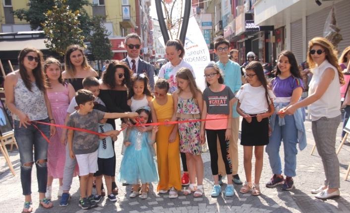 BALIKESİR’DE FAALİYET GÖSTEREN ALA SANAT AKADEMİSİ 2019 YILINDA ÖĞRENCİLERİNİN YAPTIĞI