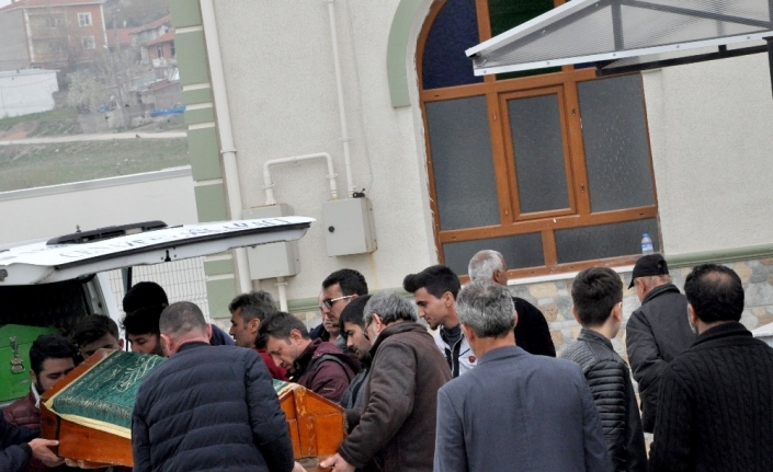 Bursa’nın Karacabey ilçesinde 5. katın merdiven boşluğuna düşerek hayatını kaybeden