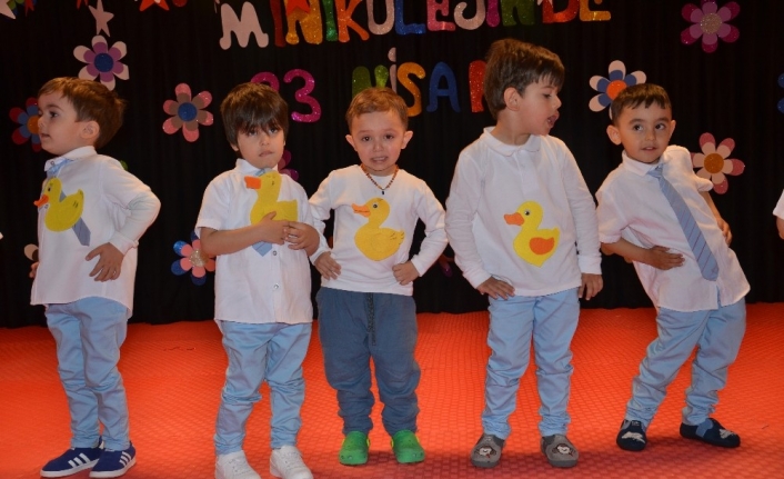 Balıkesir Özel Mini Koleji Anaokulu’nda düzenlenen 23 Nisan Ulusal Egemenlik