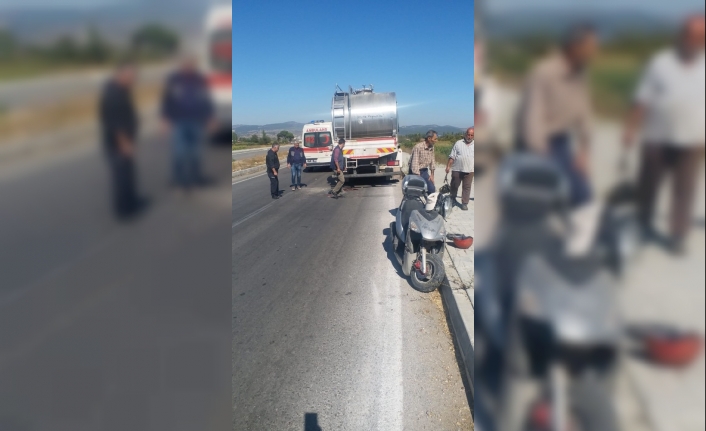  Bigadiç İlçesinde Süt Toplamak İçin Duran Tankere Arkadan Gelerek