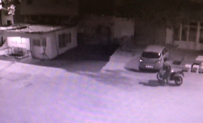 Bursa’nın Mudanya İlçesindeki Bir Köye Gece Gelen Motosikletli Şüpheli,