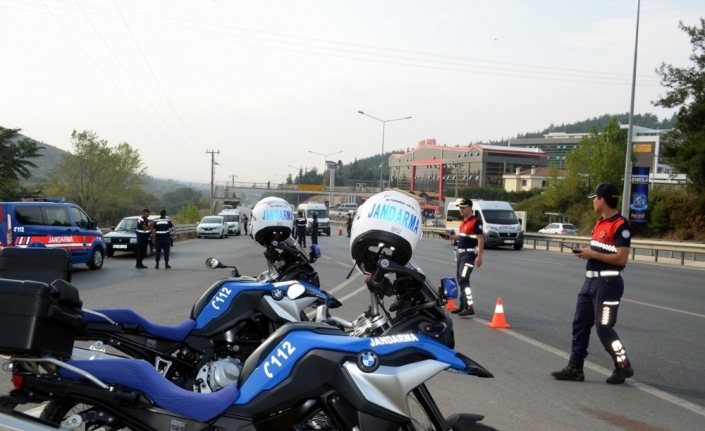  Sabahın İlk Işiklarindan İtibaren Yapılan Denetlemelerde Araçlar Didik Didik
