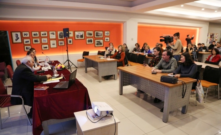 Nilüfer Belediyesi, yılın yazarı olarak belirlediği Nezihe Meriç’i düzenlediği çeşitli