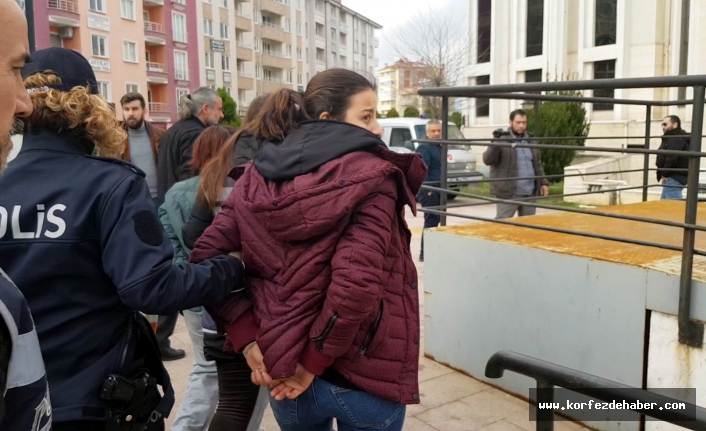 Nişanlısını öldüren katil zanlısı hemşire tutuklandı Balıkesir’in Edremit ilçesinde kendisini vurmakla tehdit ederek şiddet uyguladığını ileri