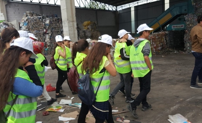 Balıkesir’in Havran İlçesi Kobaklar İlköğretim Okulu öğrencileri, çöpün nasıl değer