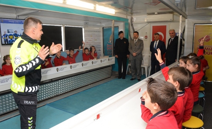  Türkiye Genelinde Öğrencilerin Trafik Konusundaki Farkındalığını Geliştirmek Amacıyla Hayata