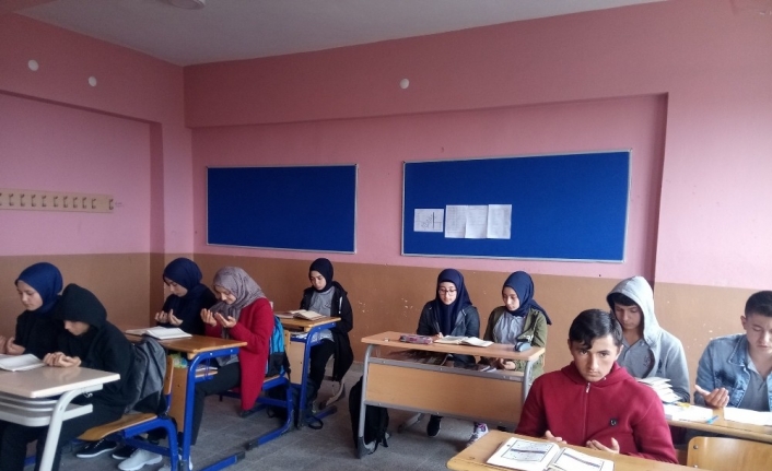  Öğrenciler Mehmetçik'e Fetih Suresi İle Destek Oldu
