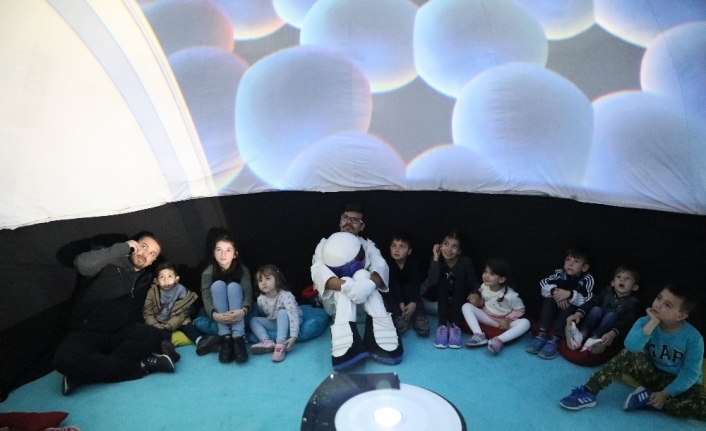  Mudanya Belediyesi, Öğrencileri Planetaryumla Tanıştırdı. Öğrenciler, Gök Cisimlerini Ve
