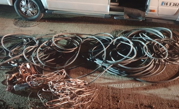 Bursa’da biri kadın 4 kişi, okul servisiyle 500 metre uzunluğunda