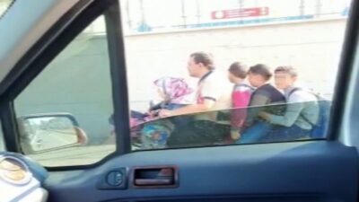  Bursa’da Bir Şahis, Okula Götürdüğü 3 Çocuğunu Kullandığı Motosikletin