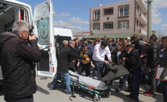Çanakkale’nin Ezine ilçesinde, okuldan evine dönen 12 yaşındaki öğrenci, karşıdan