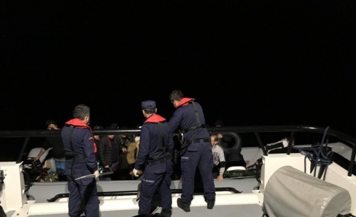  İzmir'in Çeşme İlçesinde Yasa Dışı Yollarla Yurt Dışına Çikmak