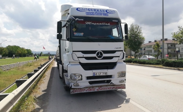  Bursa Ankara Karayolu Üzerinde Özel Otomobil İle Tır'ın Karıştığı