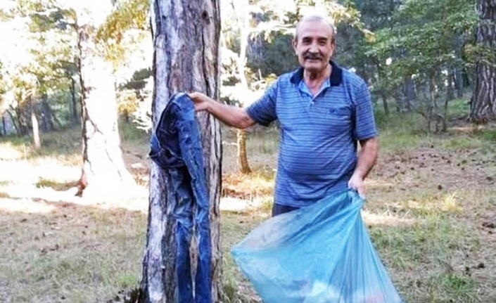  Çevreciler Ormanda Çöp Ve Atık Topladı