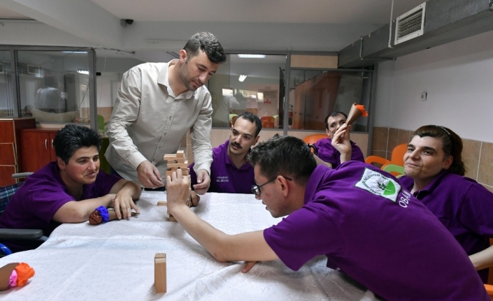 Osmangazi Belediyesi Engelli Bakım Merkezi (OBAM), engelli vatandaşları hayata kazandırmak