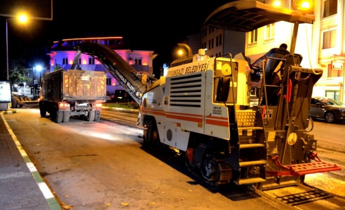  Bursa’nın Kalbinde Geniş Çapli Yol Yenileme Çalişmalarina İmza Atan