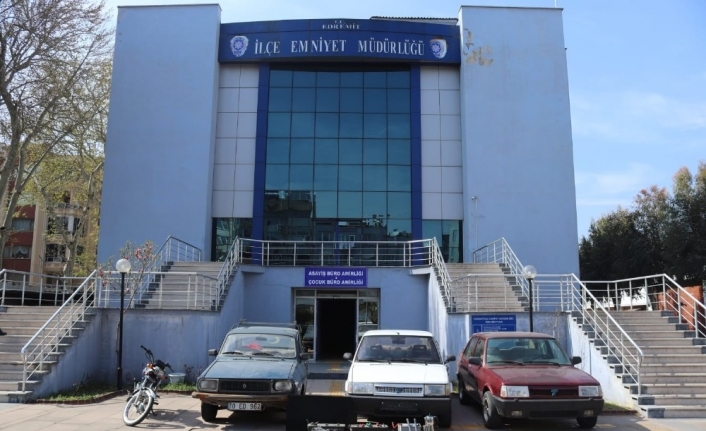 Balıkesir’in Edremit ilçesinde 2 oto hırsızlığı, 2 oto hırsızlığı teşebbüsü,