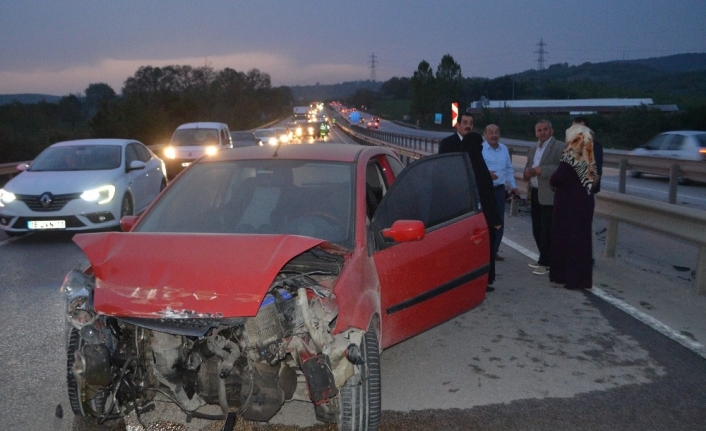 Bursa’nın İnegöl ilçesinde 3 aracın karıştığı zincirleme trafik kazasında 2