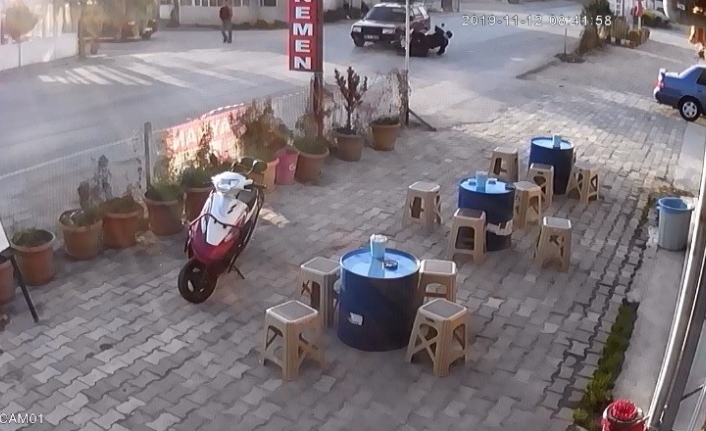  Bursa’nın İznik İlçesinde Otomobil Ve Motosikletin Çarpişmasi Sonucu Bir