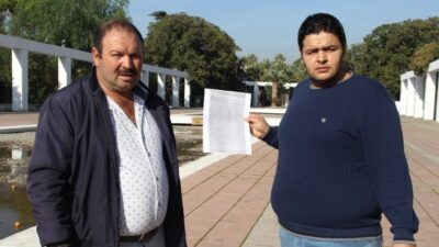  İzmir’in Menderes İlçesinde Yaşayan Tamer Hasanoğulları (solda) Ve Buca