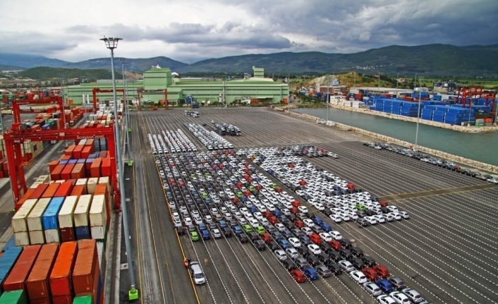 Türkiye ihracatının lideri otomotiv endüstrisi geçen ay performansında düşüş yaşamasına