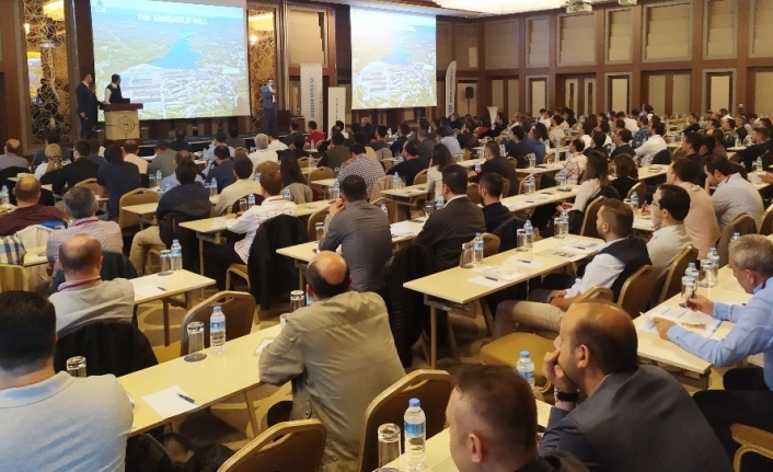  Bursa’da Düzenlenen Teknoloji Günü’nde, Otomotiv Sektörünün Gelecek Beklentileri Masaya